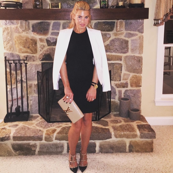 Meet your Posher, Christie - Picture 2 of 6